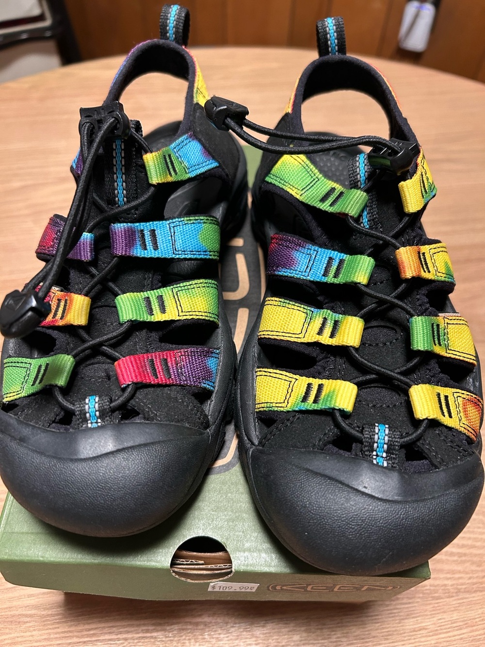 Woman’s Keen’s Newport Retro Sandals Size 6 1/2 Original Tie-Dyed Colors. New